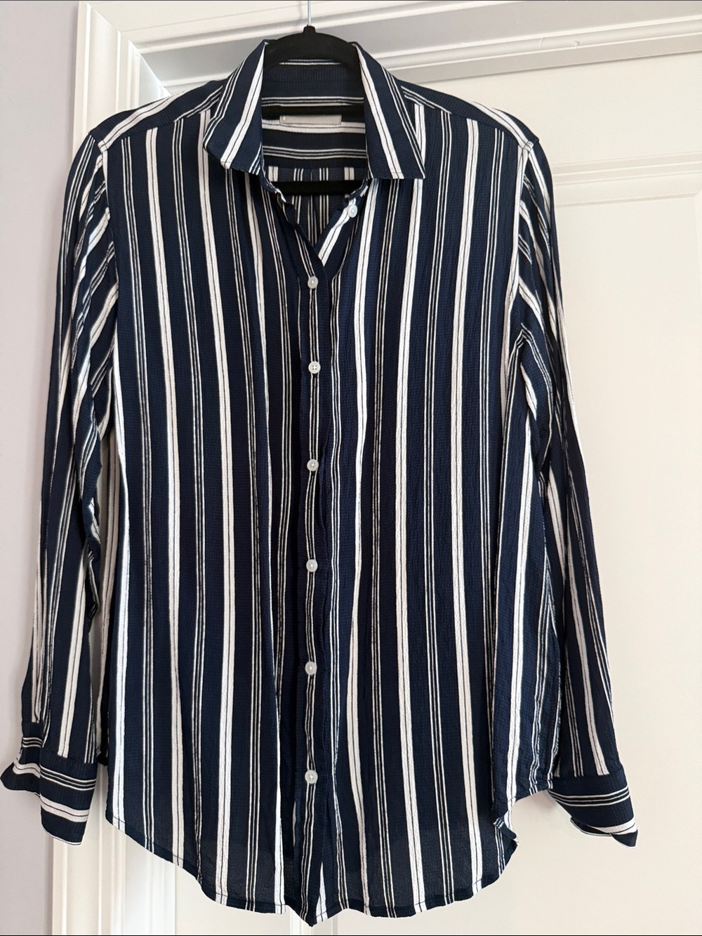 Everlane Navy and White Striped Button-Up Shirt